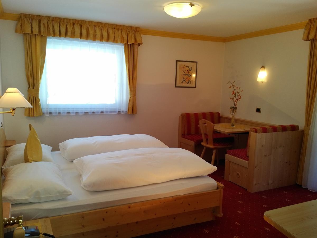Hotel Garni Waltoy à Selva di Val Gardena Extérieur photo